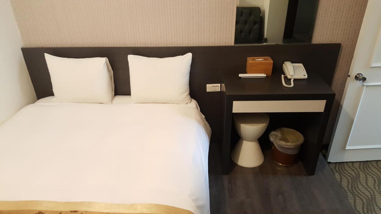Queens Hotel Тайпей Екстериор снимка