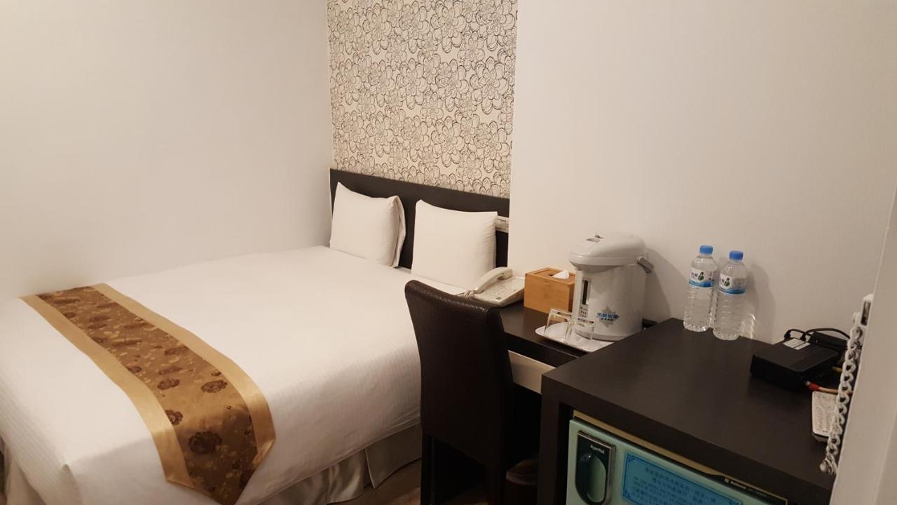 Queens Hotel Тайпей Екстериор снимка