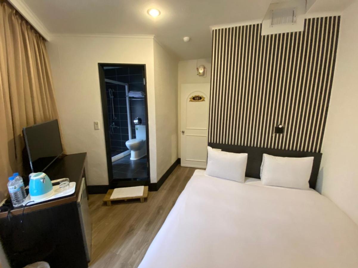 Queens Hotel Тайпей Екстериор снимка