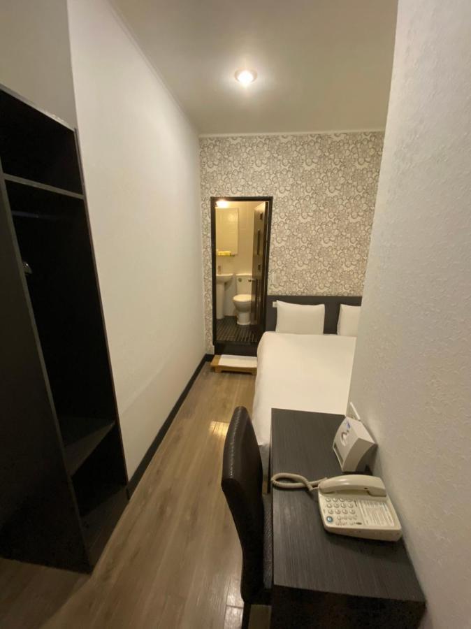 Queens Hotel Тайпей Екстериор снимка
