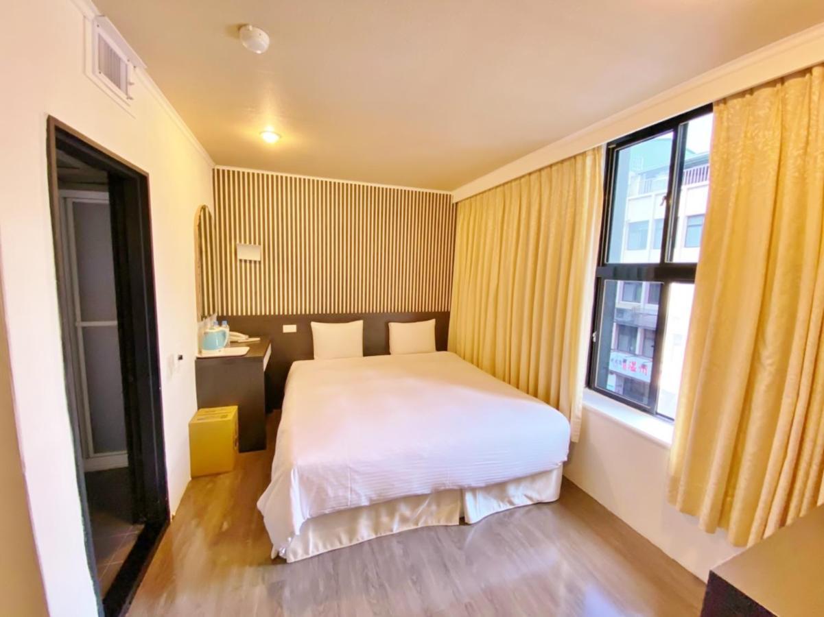 Queens Hotel Тайпей Екстериор снимка