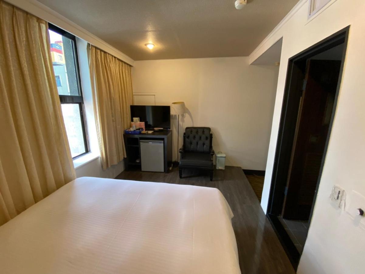 Queens Hotel Тайпей Екстериор снимка
