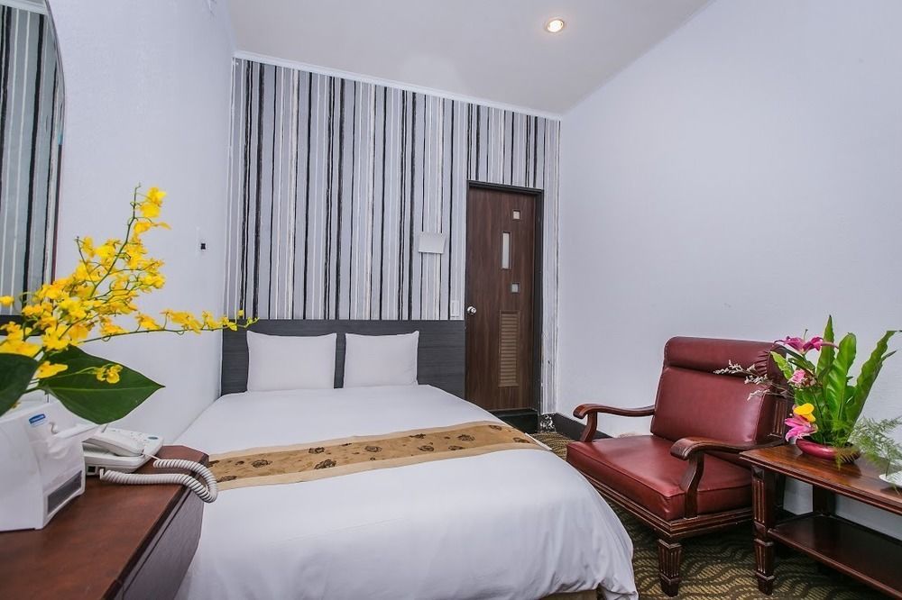 Queens Hotel Тайпей Екстериор снимка